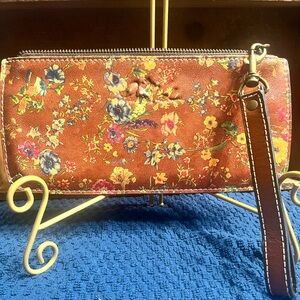 Patricia Nash Slim Tan Prairie Rose Floral Leather Wristlet/Clutch